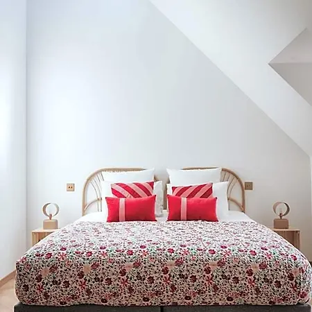 Les Cabottes Hotel *